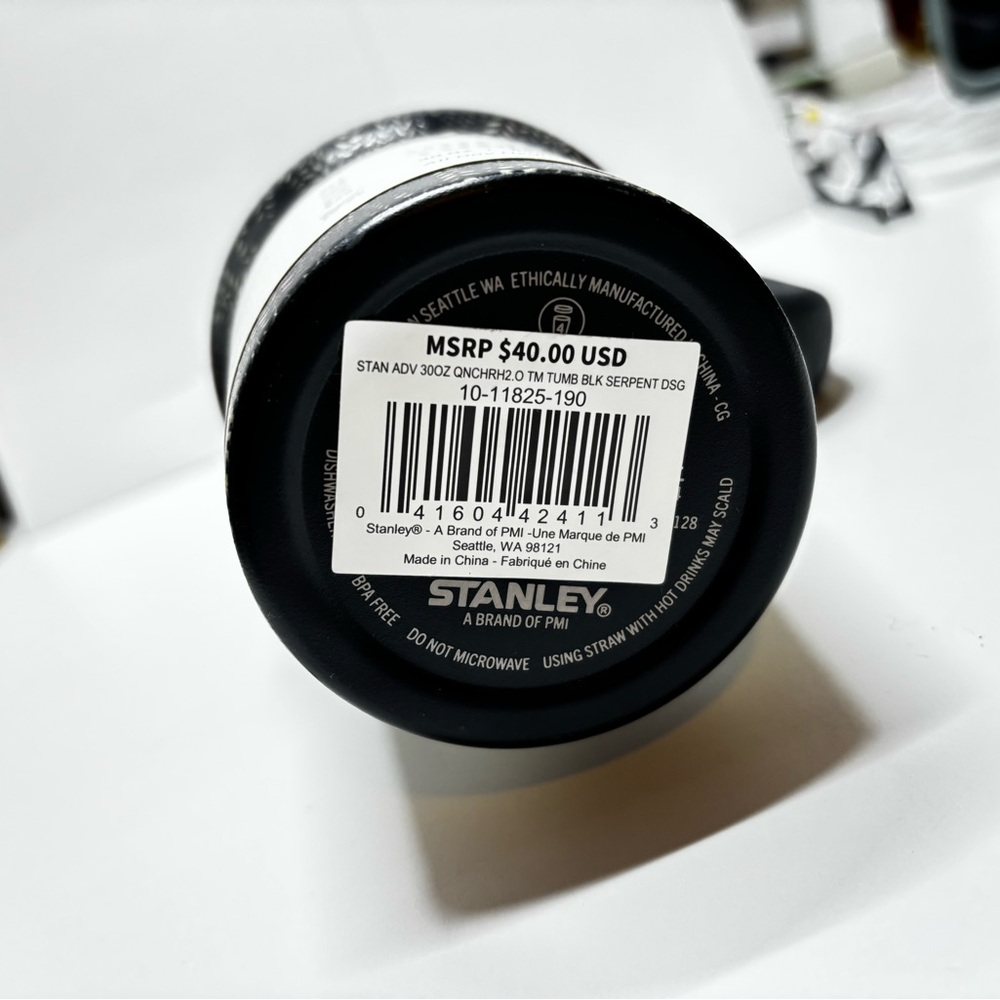 Stanley Black CALIA 30oz - Picture 3 of 3